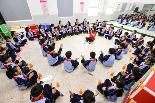 獻禮百年 藝潤童心 文藝志愿服務走進龍灣區永中博雅學校